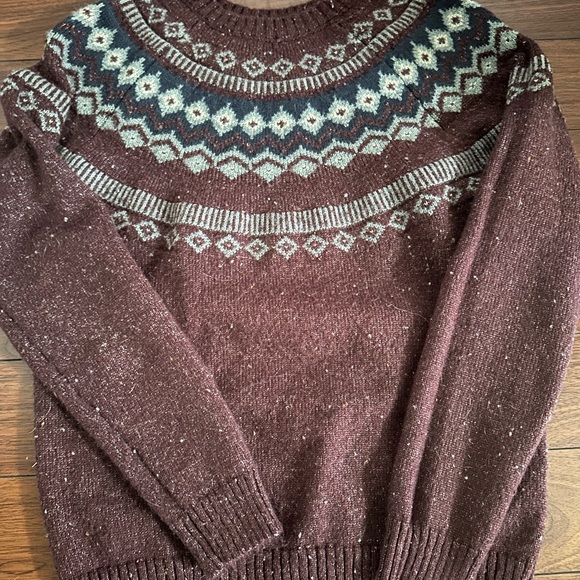 Weatherproof women’s  Maroon and Gray Patterned Crewneck Sweater - Picture 2 of 6